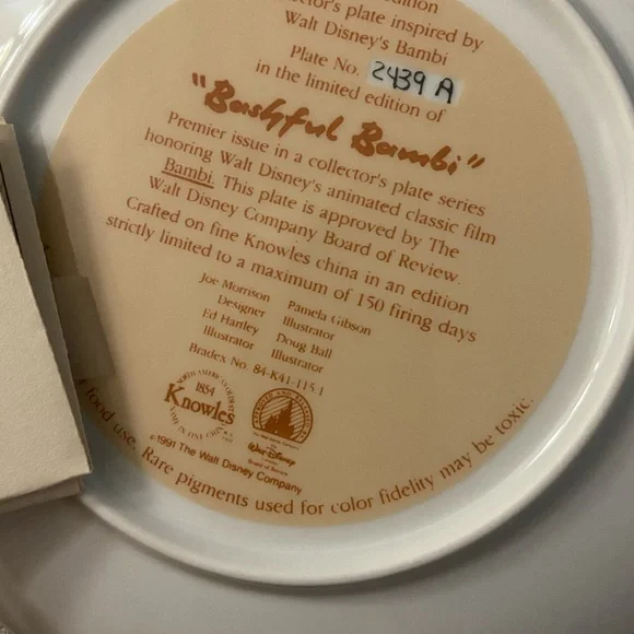 Collectors Disney Bambi Collector's Plate with Gold Accents - Picture 2 of 3